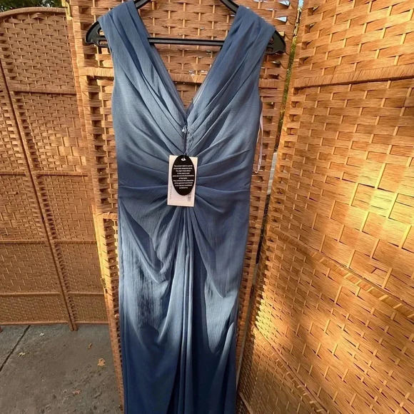 ~Jade by Jasmine~ Bridal Gown - Size 4 - Picture 12 of 13